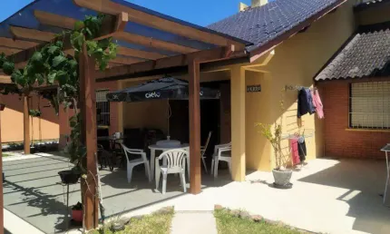 Sobrado 03 Dorm à venda no Bairro CAPÃO NOVO com 70 m² de área privativa - 1 vaga de garagem