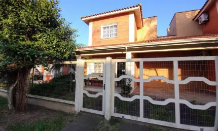 Sobrado 02 Dorm à venda no Bairro CAPÃO NOVO - 1 vaga de garagem