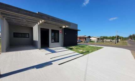 Casa 03 Dorm à venda no Bairro CAPÃO NOVO com 93 m² de área privativa - 1 vaga de garagem