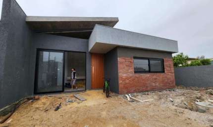 Casa 03 Dorm à venda no Bairro GUARANI com 120 m² de área privativa - 2 vagas de garagem