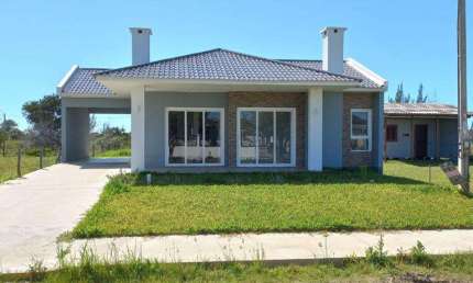 Casa 03 Dorm à venda no Bairro NOVO CURUMIM com 111 m² de área privativa - 1 vaga de garagem