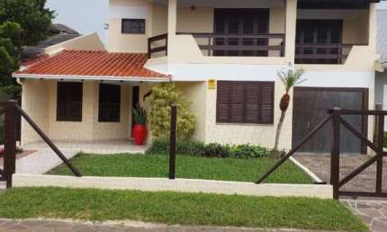 Casa 05 Dorm à venda no Bairro CAPÃO NOVO com 276 m² de área privativa - 2 vagas de garagem