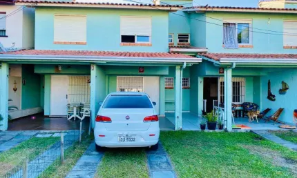 Sobrado 02 Dorm à venda no Bairro CAPÃO NOVO com 75 m² de área privativa - 1 vaga de garagem