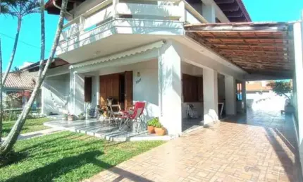 Casa 04 Dorm à venda no Bairro CAPÃO NOVO com 250 m² de área privativa - 3 vagas de garagem