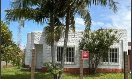 Casa 03 Dorm à venda no Bairro CAPÃO NOVO com 131 m² de área privativa - 1 vaga de garagem