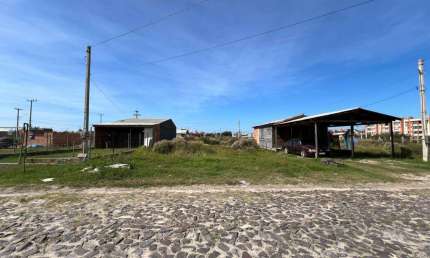 Terreno à venda na Avenida Paraguassu, 4115, Capão Novo, Capão da Canoa