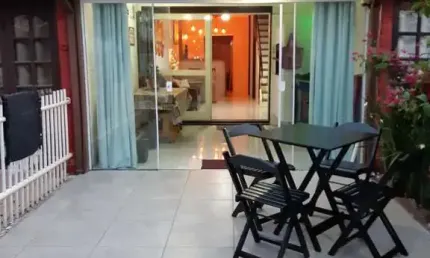 Sobrado 02 Dorm à venda no Bairro CAPÃO NOVO com 75 m² de área privativa - 2 vagas de garagem