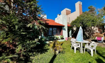 Casa 03 Dorm à venda no Bairro CAPÃO NOVO com 100 m² de área privativa - 1 vaga de garagem
