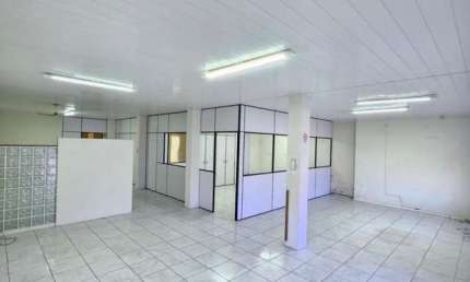 Sala Comercial à venda no Bairro CAPÃO NOVO com 197 m² de área privativa