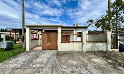 Casa 03 Dorm à venda no Bairro CAPÃO NOVO com 150 m² de área privativa - 1 vaga de garagem