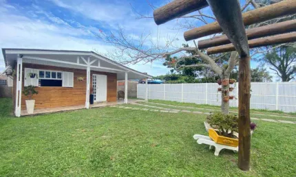 Casa 02 dorm à venda no bairro capão novo - 1 vaga de garagem