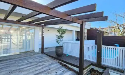 Casa 03 dorm à venda no bairro capão novo com 144 m² de área privativa - 1 vaga de garagem