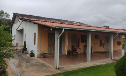 Sitio para venda com 36.752 m² e 5 dormitórios em Biritiba Mirim.