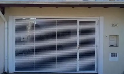 Casa para venda com 3 dormitórios no Jardim Rubi em condomínio fechado