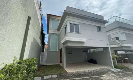 Sobrado 3 andares para venda 3 suítes no residencial boticelli na vila oliveira.