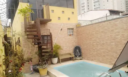 Sobrado para venda 3 dormitórios e piscina no Jd. São Pedro em César de Souza.