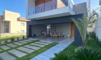 Casa alto padrão para venda com 3 suítes no Condomínio Bella Città em Mogi.