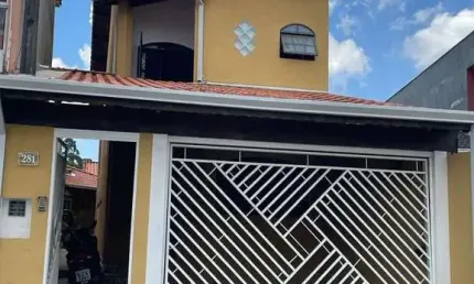 Sobrado novo à venda com 3 dormitórios no residencial Colinas em César de Souza