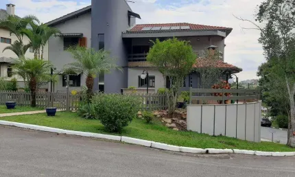 Casa alto padrão com 22 cômodos e 370m² no condomínio Arujá 5 em Arujá - SP