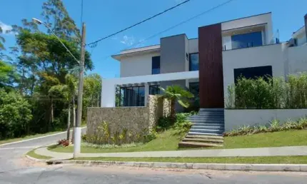 Casa nova para venda 4 suítes e piscina no Mosaico da Serra em Mogi das Cruzes