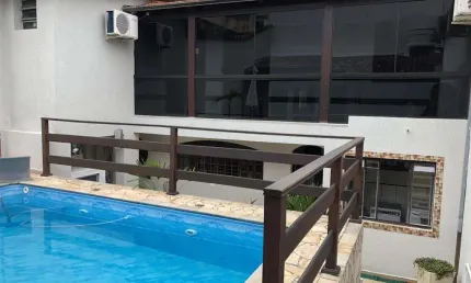Linda casa para venda com 3 dormitórios e piscina na vila suíssa em mogi.