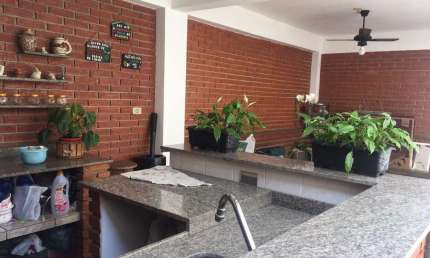 Sobrado para venda com 3 dormitórios na Vila Oliveira em Mogi das Cruzes.