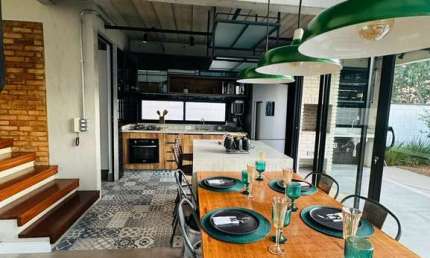 Casa mobiliada para venda com 2 dormitórios no Bella Città Fazenda Rodeio.