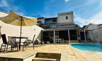 Casa para venda com 4 dormitórios e piscina no Parque Santana em Mogi das Cruzes