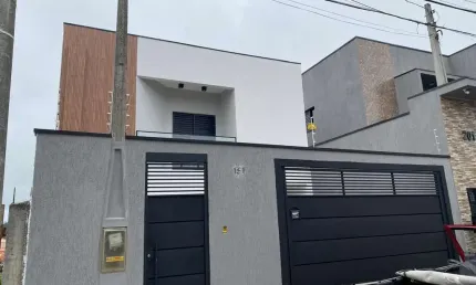Sobrado para venda com 3 dormitórios e piscina na Vila Di César em Mogi.