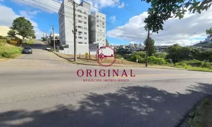 Terreno à venda na Rua Antônio Broilo, Cruzeiro, Caxias do Sul por R$ 750.000