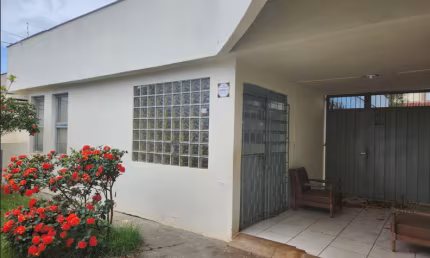 Casa com 3 quartos à venda na Vila Ipiranga, Londrina 