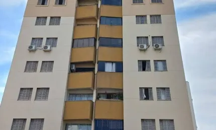 APARTAMENTO, 03 QUARTOS, SACADA, PRÓXIMO PADARIA PANDOR