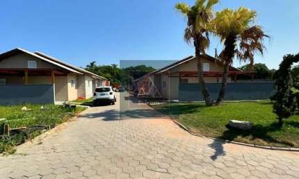 Casa em Condomínio Fechado na Praia de Barra Velha/SC - 2 quartos. 1 suíte. 2 vagas. 39 m²