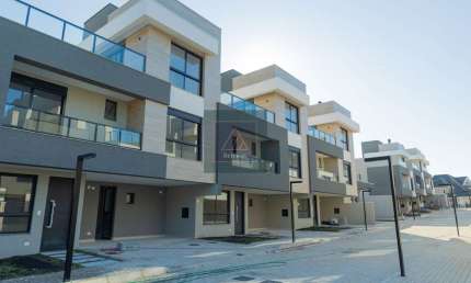 SANTA FELICIDADE - Sobrado em Condomínio Fechado. 3 suítes. 2 vagas. 169 m² privativos. ENTREGA: Junho/25.
