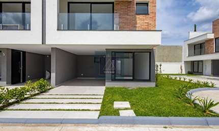 SANTA FELICIDADE Triplex em Condomínio! 3 quartos. 1 suíte. 1 vaga. 134 m² + 27m² terraço