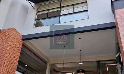 Sala Comercial para Profissionais da Saúde e Bem-Estar em Clínica de Estética Conceituada – Joinville