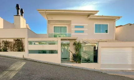 Casa para Venda em Florianópolis, Canto, 4 dormitórios, 1 suíte, 4 banheiros, 2 vagas