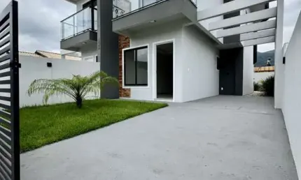 Sobrado para Venda em São José, Forquilhas, 2 dormitórios, 2 suítes, 3 banheiros, 2 vagas