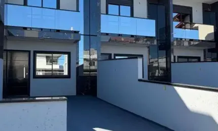 Sobrado para venda em palhoça, ponte do imaruim, 2 dormitórios, 2 banheiros, 1 vaga