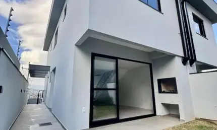 Sobrado para Venda em Palhoça, São Sebastião, 3 dormitórios, 2 suítes, 3 banheiros, 2 vagas