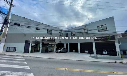 Salão comercial 23m², fino acabamento e porta de aço automática para alugar em Itaquera - São Paulo/SP.