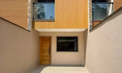 Sobrado frontal 85m², 2 Suítes, 2 Vagas, Quintal para vender no Parque do Carmo