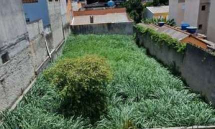 CASA TÉRREA À VENDA: Com 2 dorms, sendo 1 suíte, 2 vagas,1 terraço com 20 M² no fundo, mais um quintal de 300 M² plano.Itaquera, Z/L, S.P.