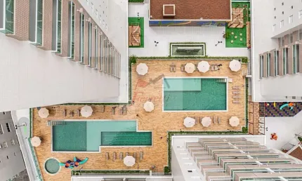 Apartamento com 2 dormitórios pronto a 50 metros da praia dos Astúrias, Guarujá/SP