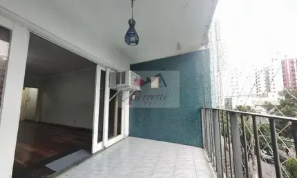 Apartamento com 2 dorimtórios na quadra da praia Pompéia, Santos/SP
