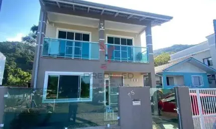 Maravilhoso sobrado com alto padrão de acabamento,  venha conferir sua nova moradia!
