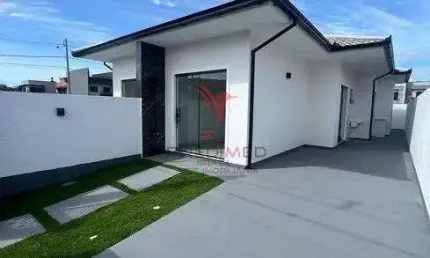 Casa em forquilhas com 2 quartos sendo 1 suíte, 2 banheiros e 1 vaga de garagem cef