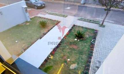 Sobrado no Residencial Lago Azul: Sofisticação e Conforto