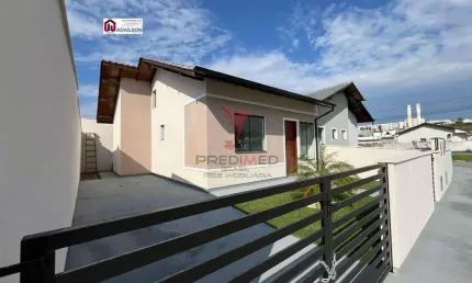 Casa com um suíte terreno de esquina – amplo espaço muito bem localizada