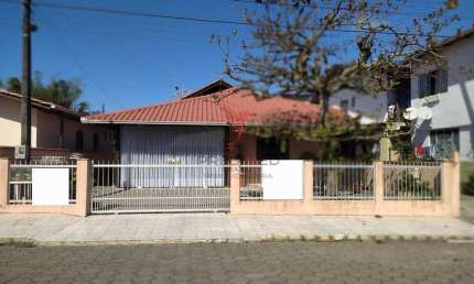 Casa na Praia em Penha, Santa Catarina, lote 295 mts, edicula, 2 Vagas de Garagem